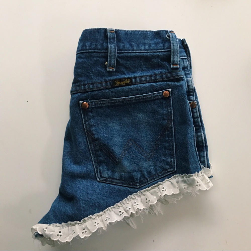 UO VINTAGE SHORTS